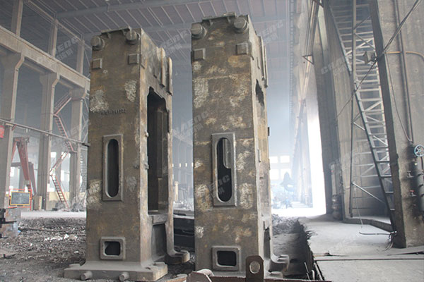 鑄造廠壓力機(jī)機(jī)身的鑄造