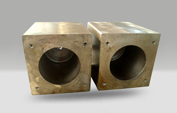 擠壓機(jī)油缸